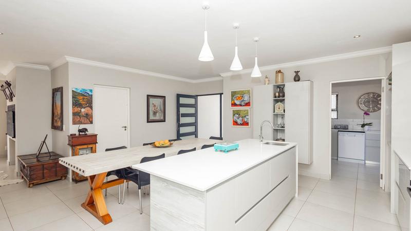 3 Bedroom Property for Sale in Sandy Point Western Cape